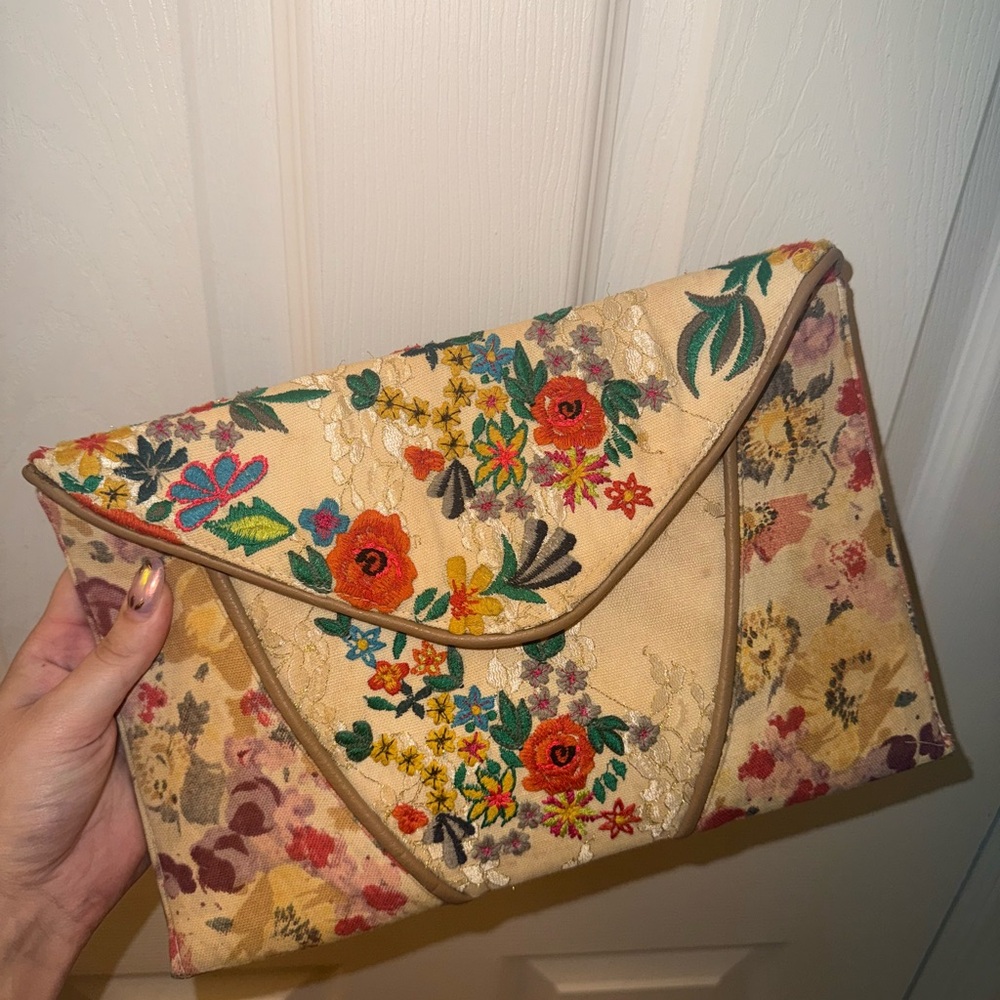 Kimchi Blue Floral Embroidered Clutch